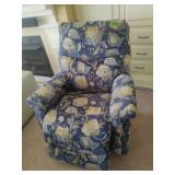 La-Z-Boy Floral Fabric Recliner w/Remote La-Z-Boy Floral Fabric Recliner w/Remote