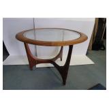 Round End Table w/Glass Top-27"Rd