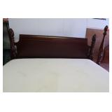 Mahogany Full-size Bed w/Tempur Mattress/BoxSpring Mahogany Full-size Bed w/Tempur Mattress/BoxSpring