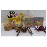 Easter & Halloween Decor-Lot Easter & Halloween Decor-Lot