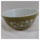Vintage Pyrex Bowl-9"