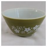 Vintage Pyrex Bowl-6"