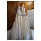 Ivory Wedding Dress w/Veil-Size 10