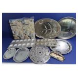 Metal Baking Pans & Serving Trays