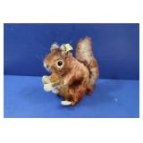STEIFF Squirrel-Perri w/nut Classic 2040/17  5.5"