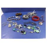 Costume Jewelry-Lot