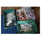 4 Bins w/Hangers