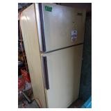 White Westinghouse Refrigerator/Freezer 14.2 cu.ft