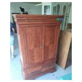 Entertainment Unit w/Doors(missing knob)-40x20x63"