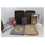 Kitchen Items-Measuring cups,rake pans&more