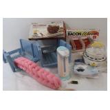 Emson Bacon Wave Microwave Tray, Hand Soap Disp,