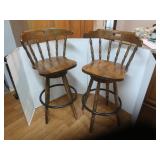 Wood Colonial Swivel Bar Stool