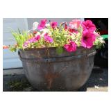 Cast Iron Kettle(cracked)-13"x22"dia