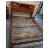 Bed w/Wood Headboard, Footboard-55x84x46