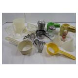Measuring Cups(incl tupperware), Measuring Spoons&