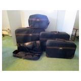4 Pc Set Jaguar Luggage(very good cond)-19x27x9 is