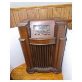 Vintage Philco Radio(powers on but no sound)