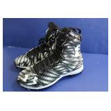 Under Armour Highlight Boys RM sz 2Y