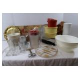 Hinged Top Tote w/Kitchen Items-Iced Tea