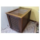 Magnavox Retro Radio & Turntable in End Table