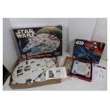 Star Wars Cut-away Millenium Falcan&Star Wars