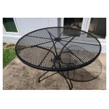 42" Round metal table