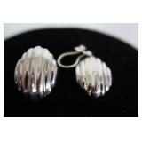 14K White Gold Earrings 2.8g(1 broken)