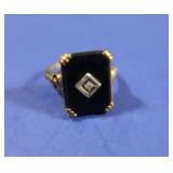 10K Onyx & Dia Ring 2.7 gr Gross Wt  Sz 4.5