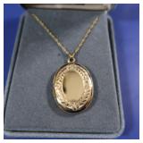 10K Gold Locket &Chain 20" 6.5g