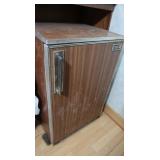 Topp Refrigerator/Freezer 21x24x34 (no contents)