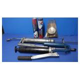 3 Grease Guns, 2 Tubes Grease&Fittings