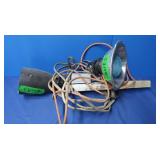 1 Outside Light and 1 Clamp Light (both work)