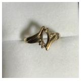 10K Gold mtg Ring w/4 Stones(missing center stone)