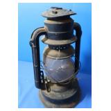 Vintage Dietz Oil Lamp(glass broken)