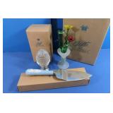 Avon Gift Collection,1 Glass Egg,1 Pie Spatchula,