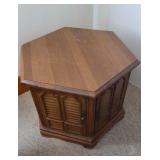 Octagon Endtable 2ftx2ft Wooden Good Condition