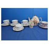 Teapot&Creamer made in England,Gold Trim Cups&