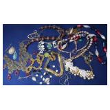 Costume Jewlery-Lot