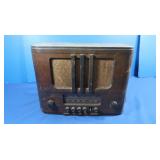 Vintage RCA Victor Radio/Speaker