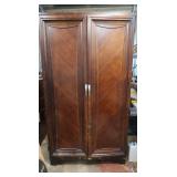 Lg Entertainment Center w/Doors-39x1/2Lx22Wx72:H