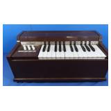 Magnus Electric Cord Organ Mod 300