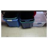 6 Plastic Bins