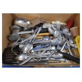 Silverware/Kitchen Utensils