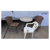 Table w/3 Chairs