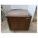 Sanyo Small Refirgerator-18x19x16.5"