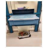 Wall Mount Desk-Metal w/Drawer & Key, Cubbies