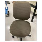 HDN Office Chair on Caster 41" H