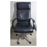Black Adjustable Swivel Office Chair