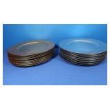 24 Decorative Rd Plates, 20 Plastic Dessert Plates