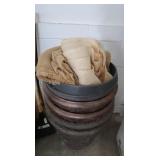 5 Planter Pots & Burlap